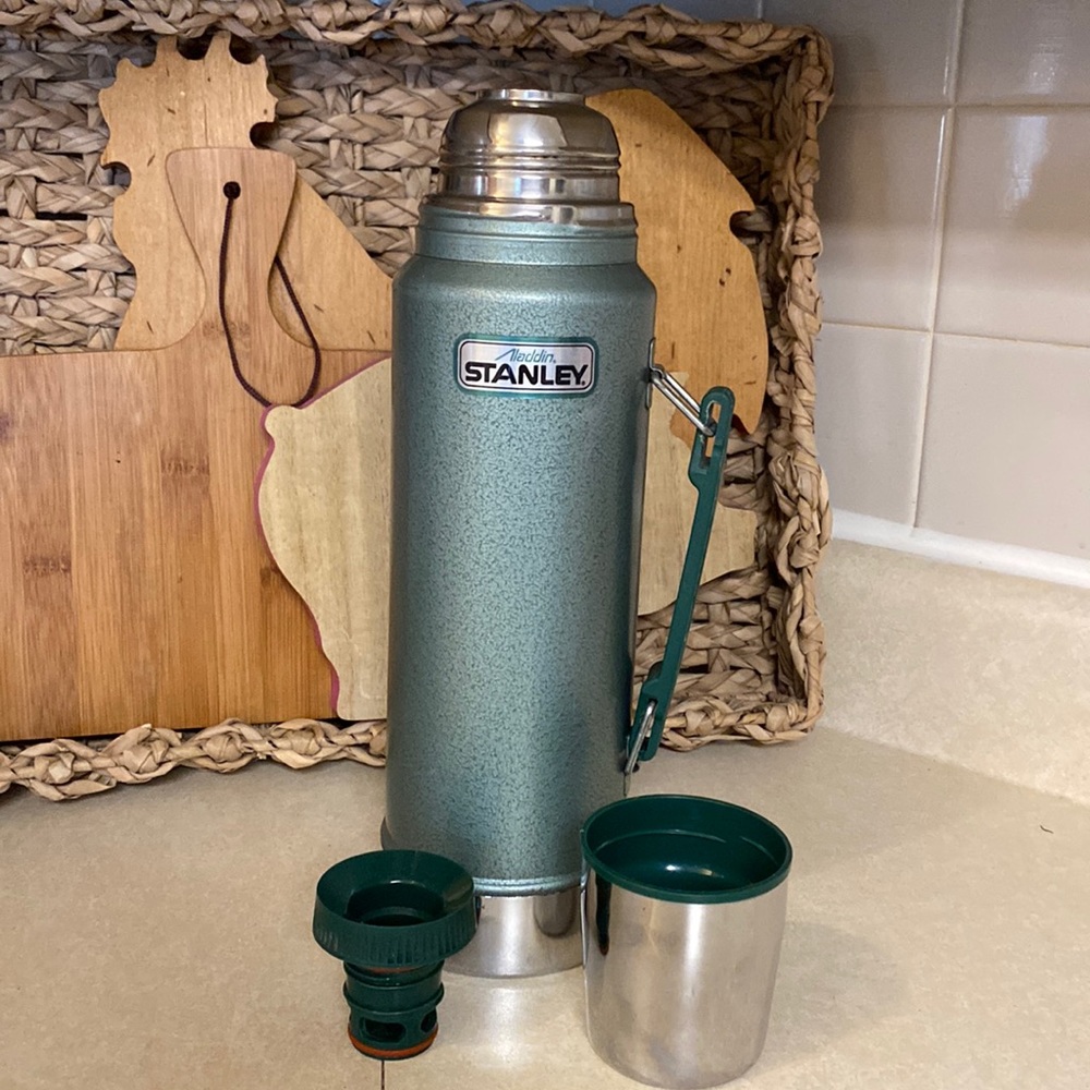 Stanley Aladdin Green Vacuum Bottle Thermos A-944DH 1 Quart Vintage Made in USA